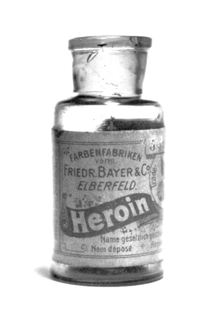 Bottle of Bayer brand Heroin, sold in the USA circa 1907. License: Public Domain