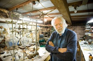 Alexander Shulgin in his lab