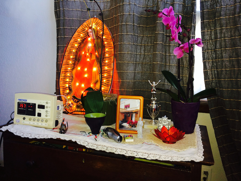 Items in the therapy room. Patients are invited to bring in objects that are meaningful to them.